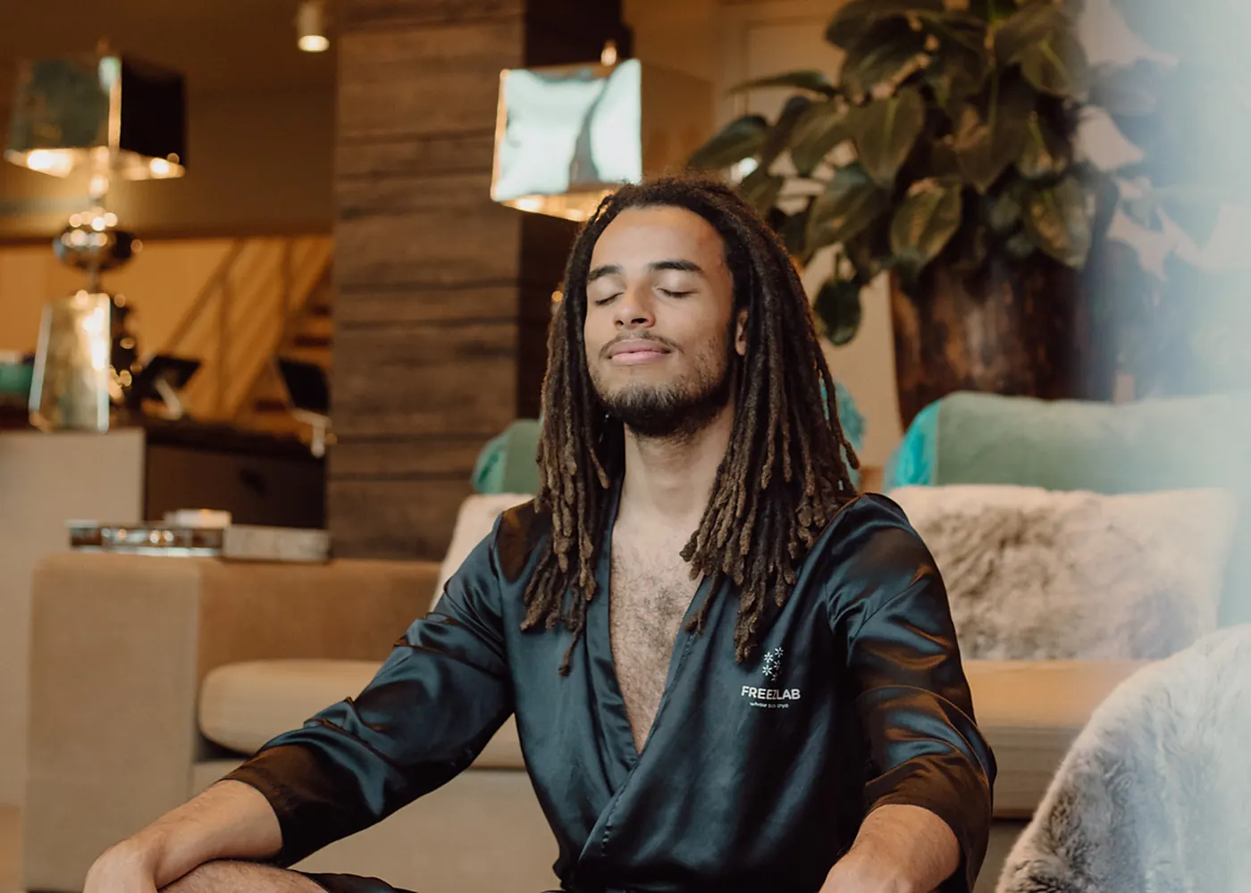A member relaxing in the Freezlab lounge